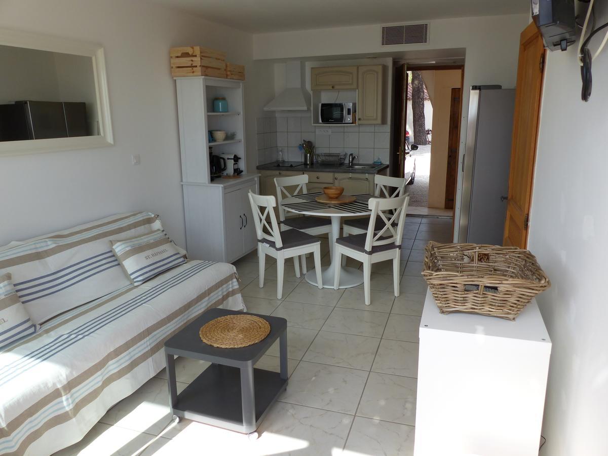 Appartement Face A La Mer La Croix-Valmer Exteriér fotografie