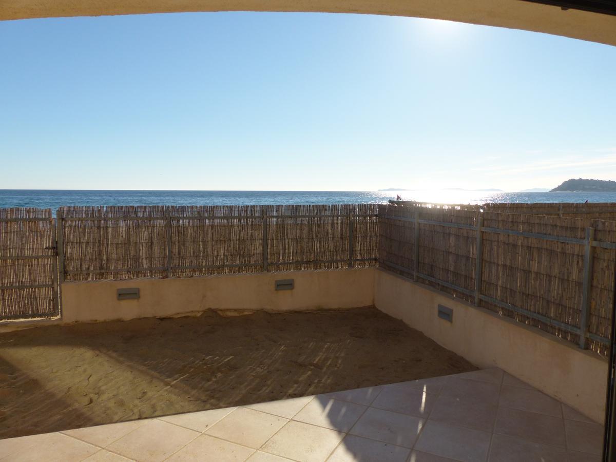 Appartement Face A La Mer La Croix-Valmer Exteriér fotografie