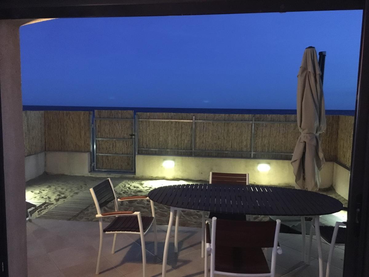 Appartement Face A La Mer La Croix-Valmer Exteriér fotografie